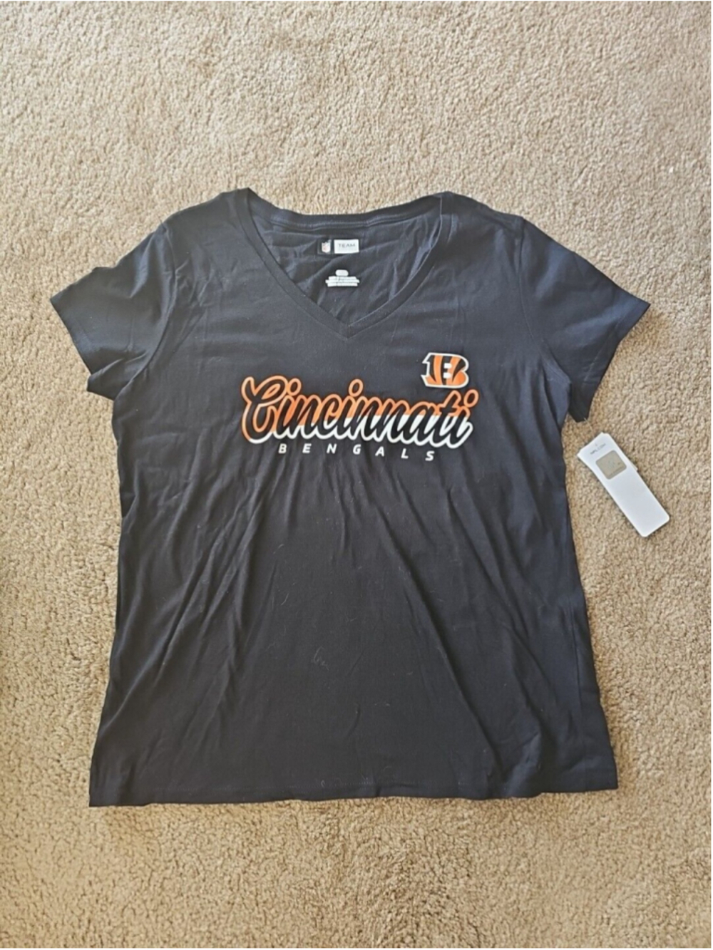 Cincinnati Bengals NFL Apparel Women's Black V-Neck T-Shirt Size Medium